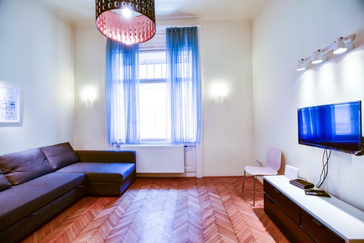 Carpathia Apartment At The Famous Vaci Street Будапешт Экстерьер фото